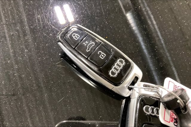 Certified 2023 Audi e-tron GT Premium Plus AWD/4WD image 11