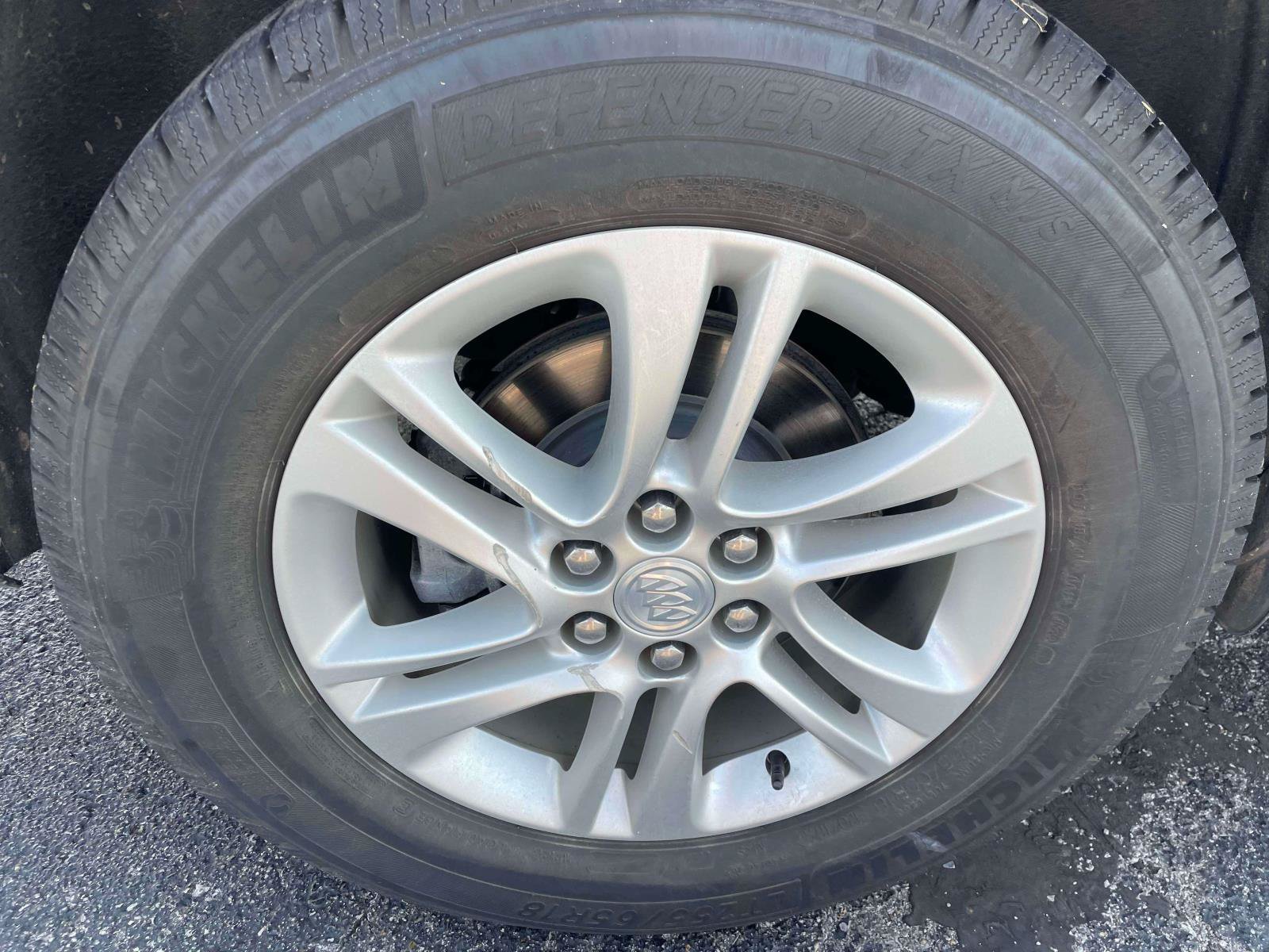 Used 2020 Buick Enclave Essence w/ Sound and Sites Package AWD/4WD image 10