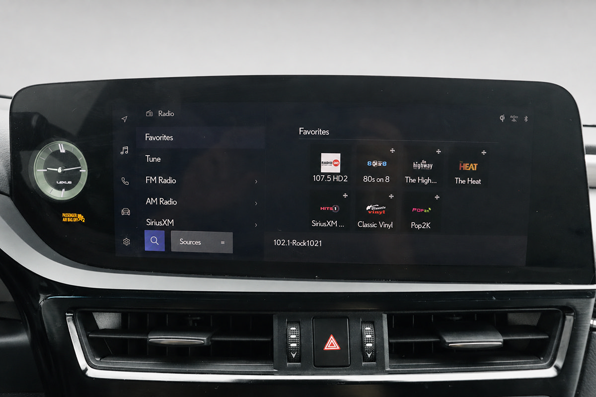 Used 2023 Lexus ES 350 F Sport w/ Accessory Package (Z2) FWD image 33