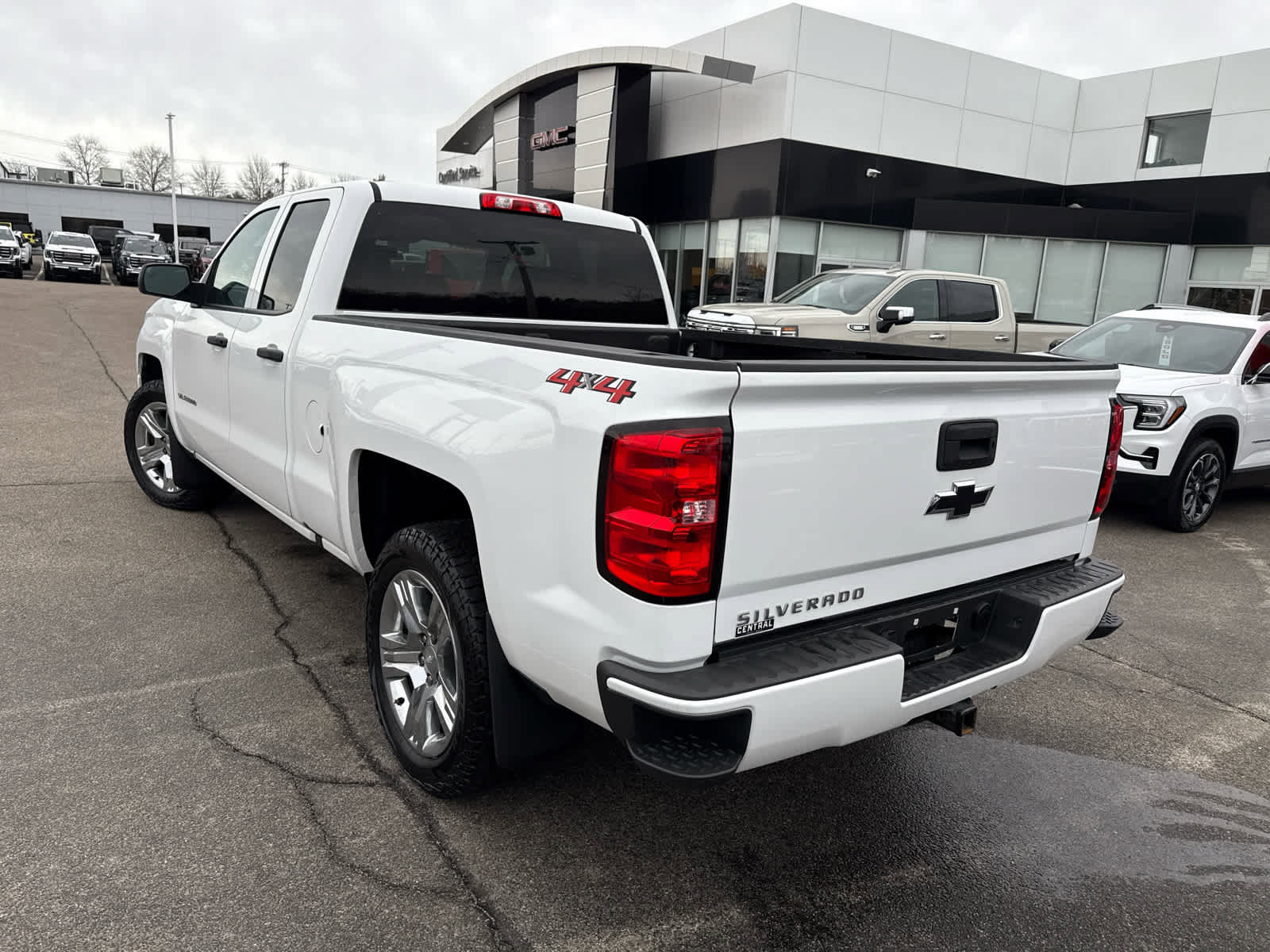 Used 2018 Chevrolet Silverado 1500 Custom w/ Custom Value Package image 5