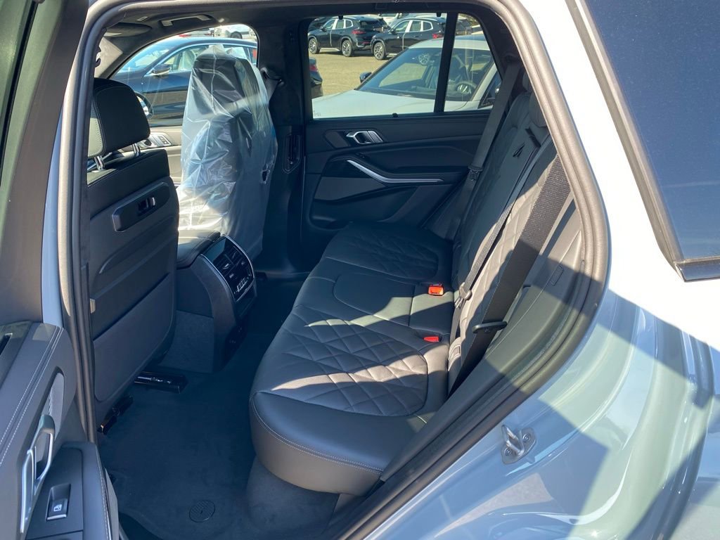 New 2026 BMW X5 xDrive50e w/ Executive Package AWD/4WD image 7