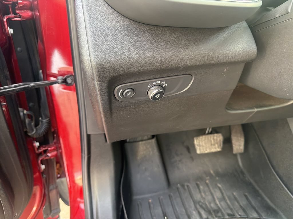 Used 2023 Buick Envision Essence FWD image 10
