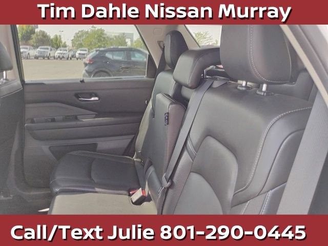 Used 2023 Nissan Pathfinder SL AWD/4WD image 11