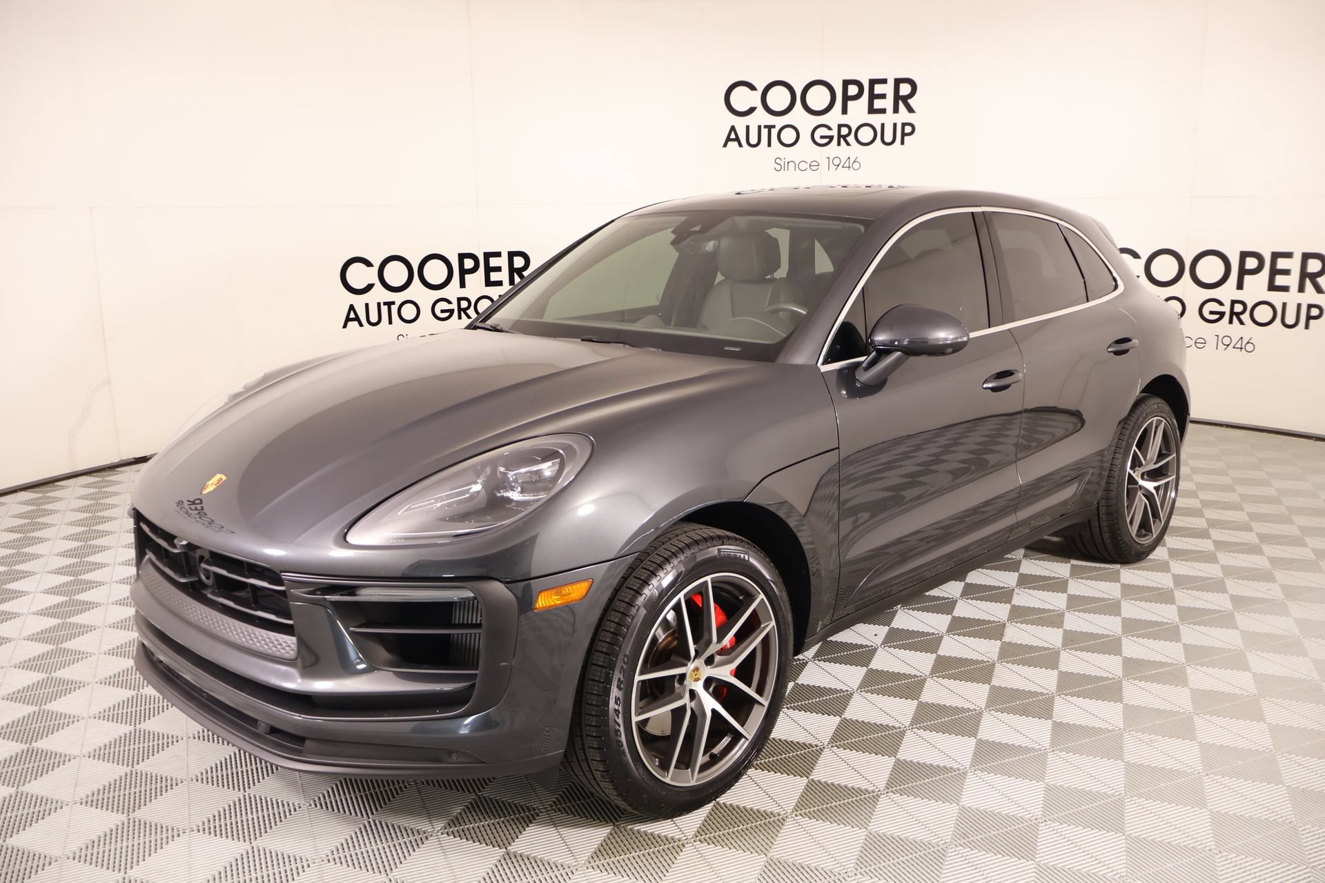 Used 2023 Porsche Macan S AWD/4WD image 10