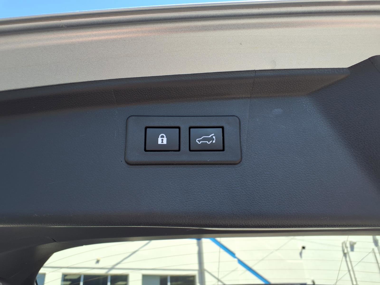 Used 2022 Subaru Outback Premium AWD/4WD image 6