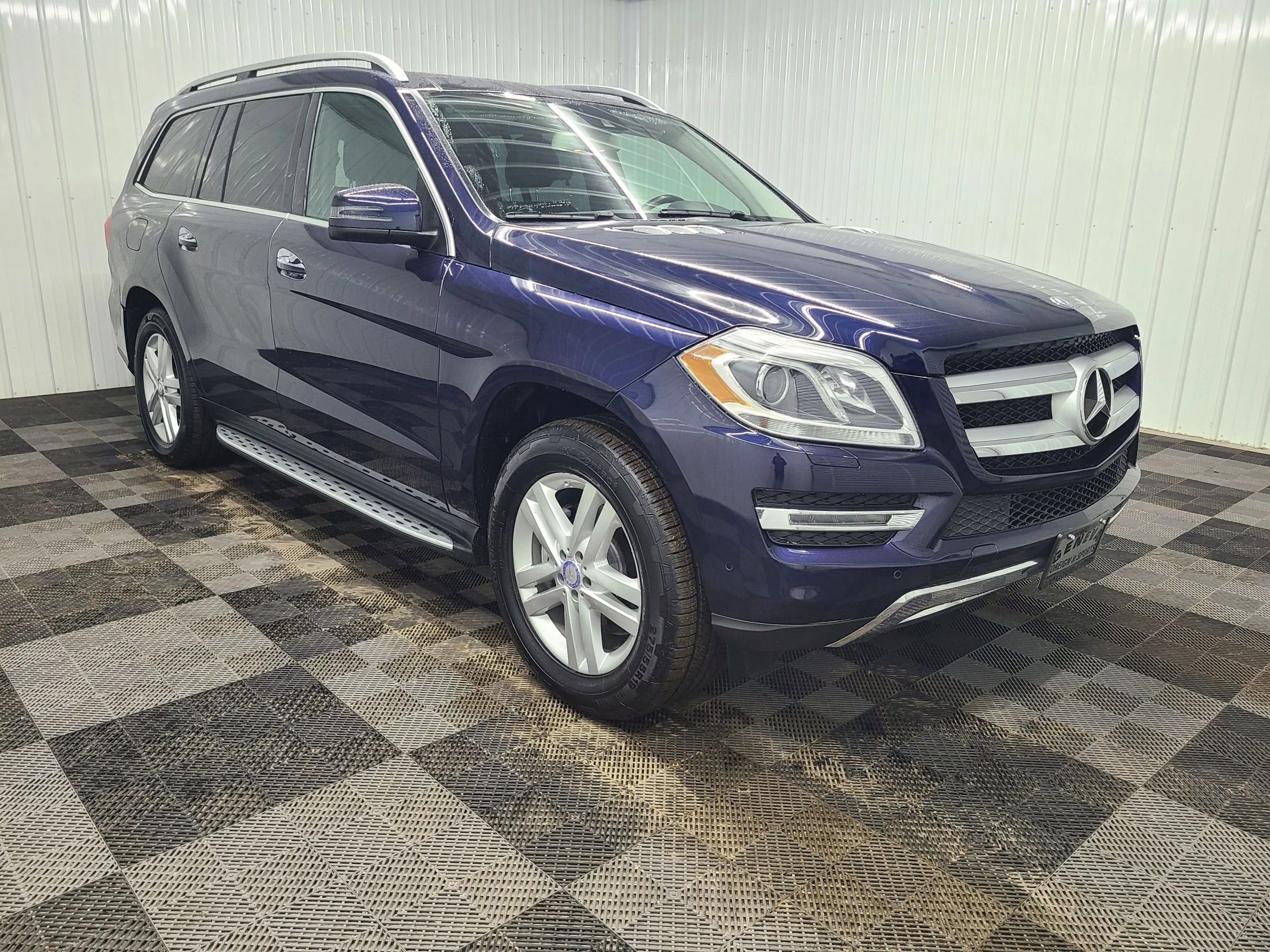 Used 2016 Mercedes-Benz GL 320 BlueTEC 4MATIC w/ Premium I Package image 4