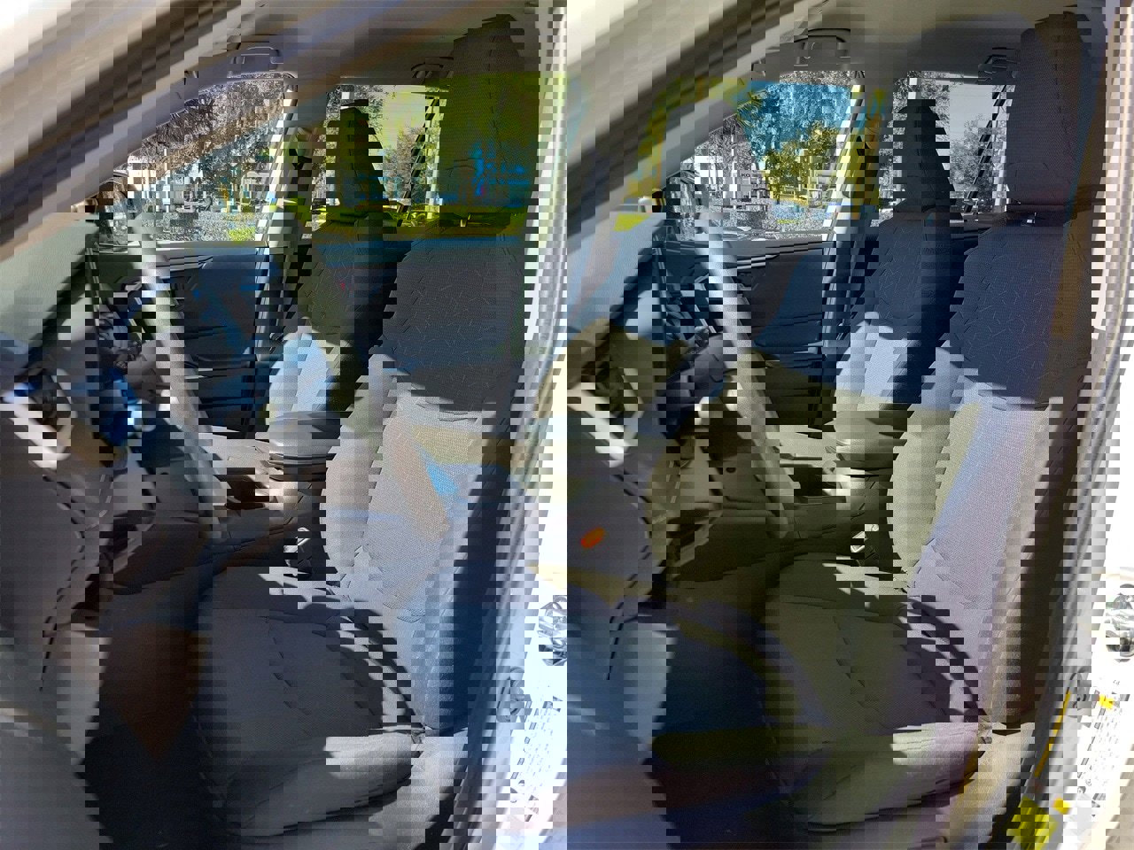 Used 2024 Toyota RAV4 XLE image 16