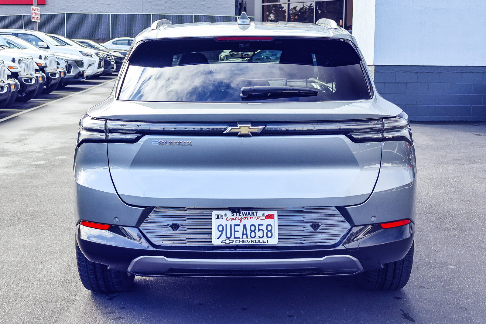 Used 2025 Chevrolet Equinox EV LT w/ Convenience Package II image 23