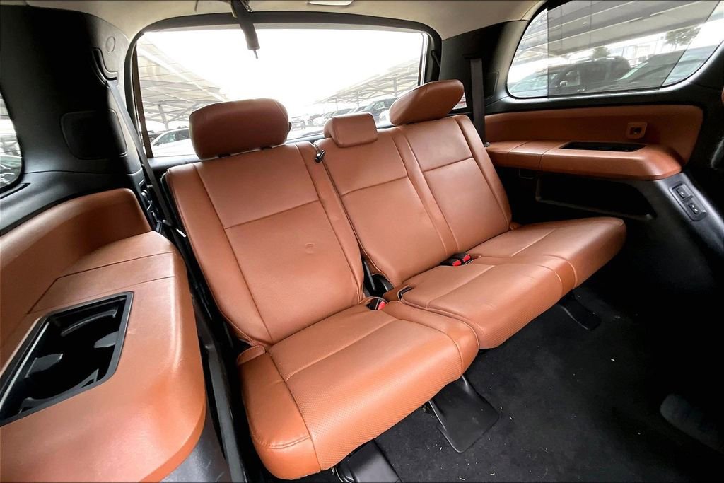 Used 2019 Toyota Sequoia Platinum AWD/4WD image 36