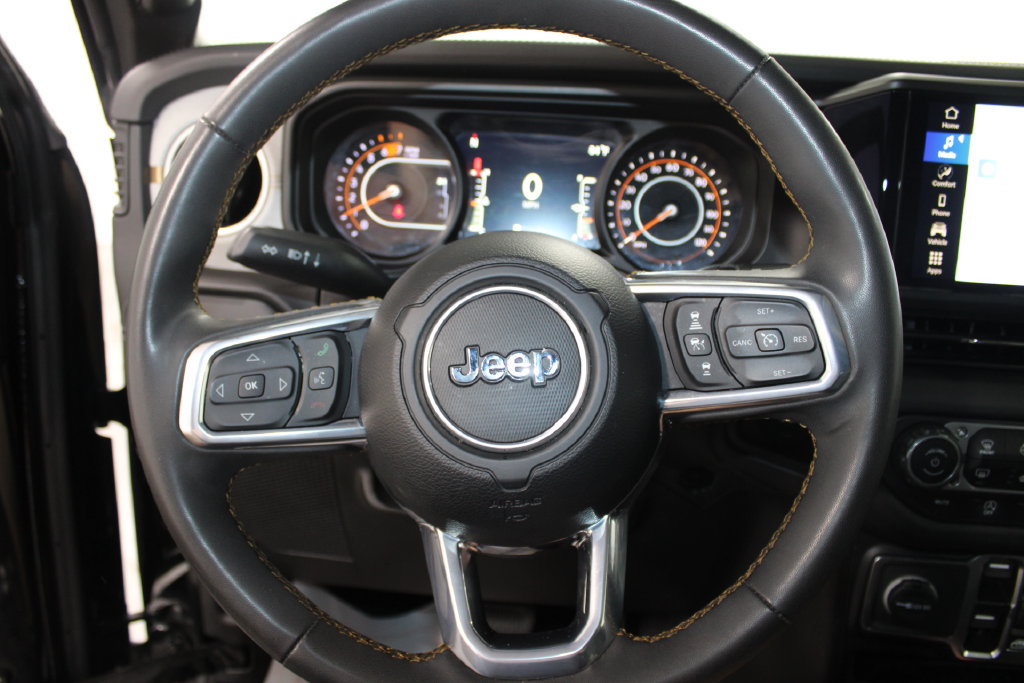 Used 2025 Jeep Wrangler Unlimited Sahara AWD/4WD image 32