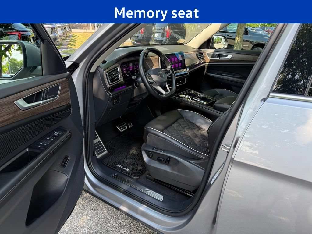 Used 2024 Volkswagen Atlas SEL Premium R-Line AWD/4WD image 13