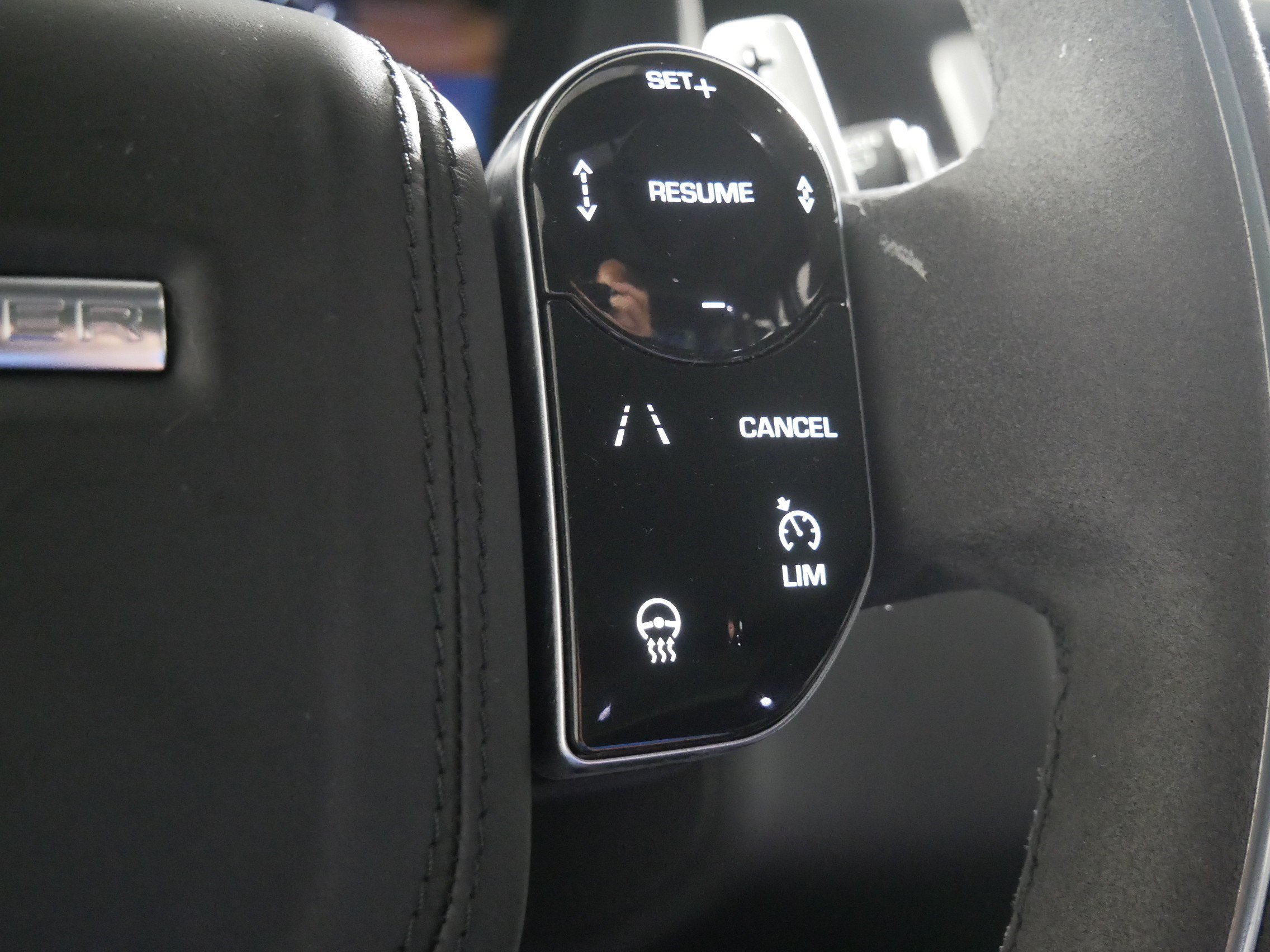Used 2019 Land Rover Range Rover Sport HST AWD/4WD image 28