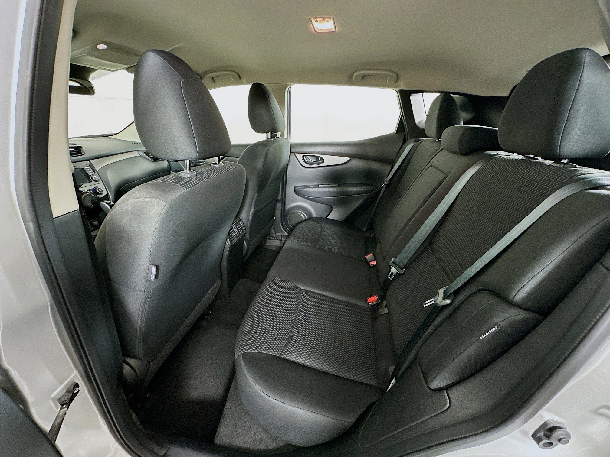 Used 2020 Nissan Rogue Sport S image 25