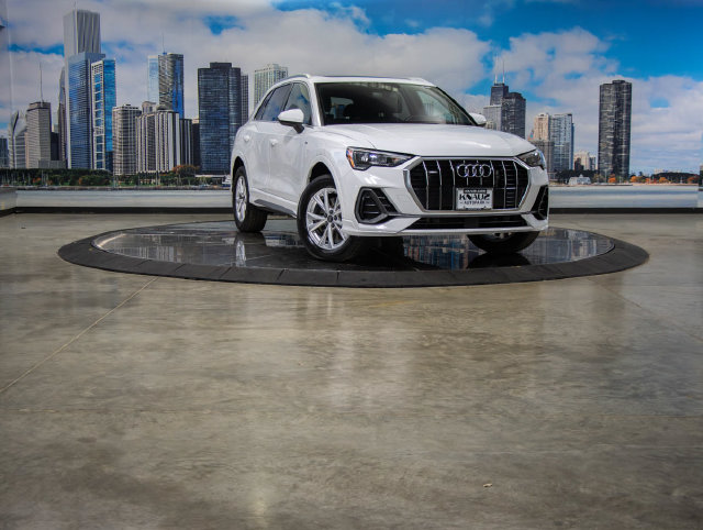Used 2022 Audi Q3 2.0T Premium w/ Convenience Package AWD/4WD image 1
