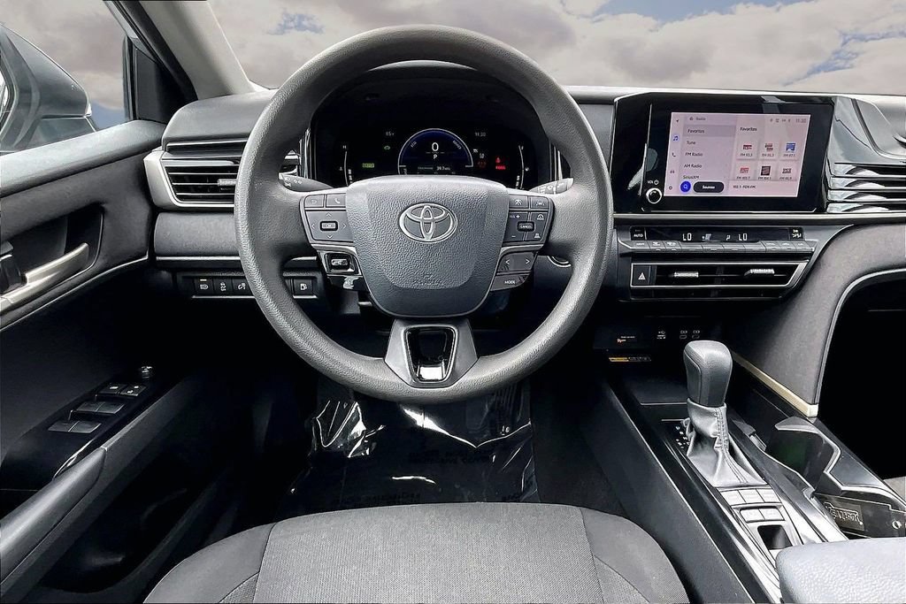 Used 2025 Toyota Camry LE FWD image 8
