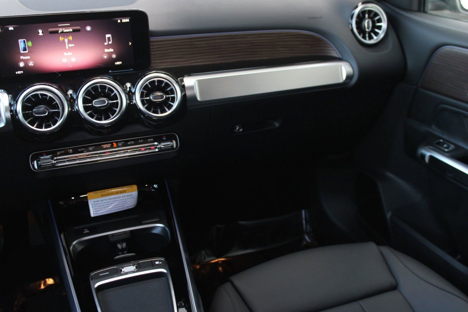 Used 2026 Mercedes-Benz GLB 250 image 28