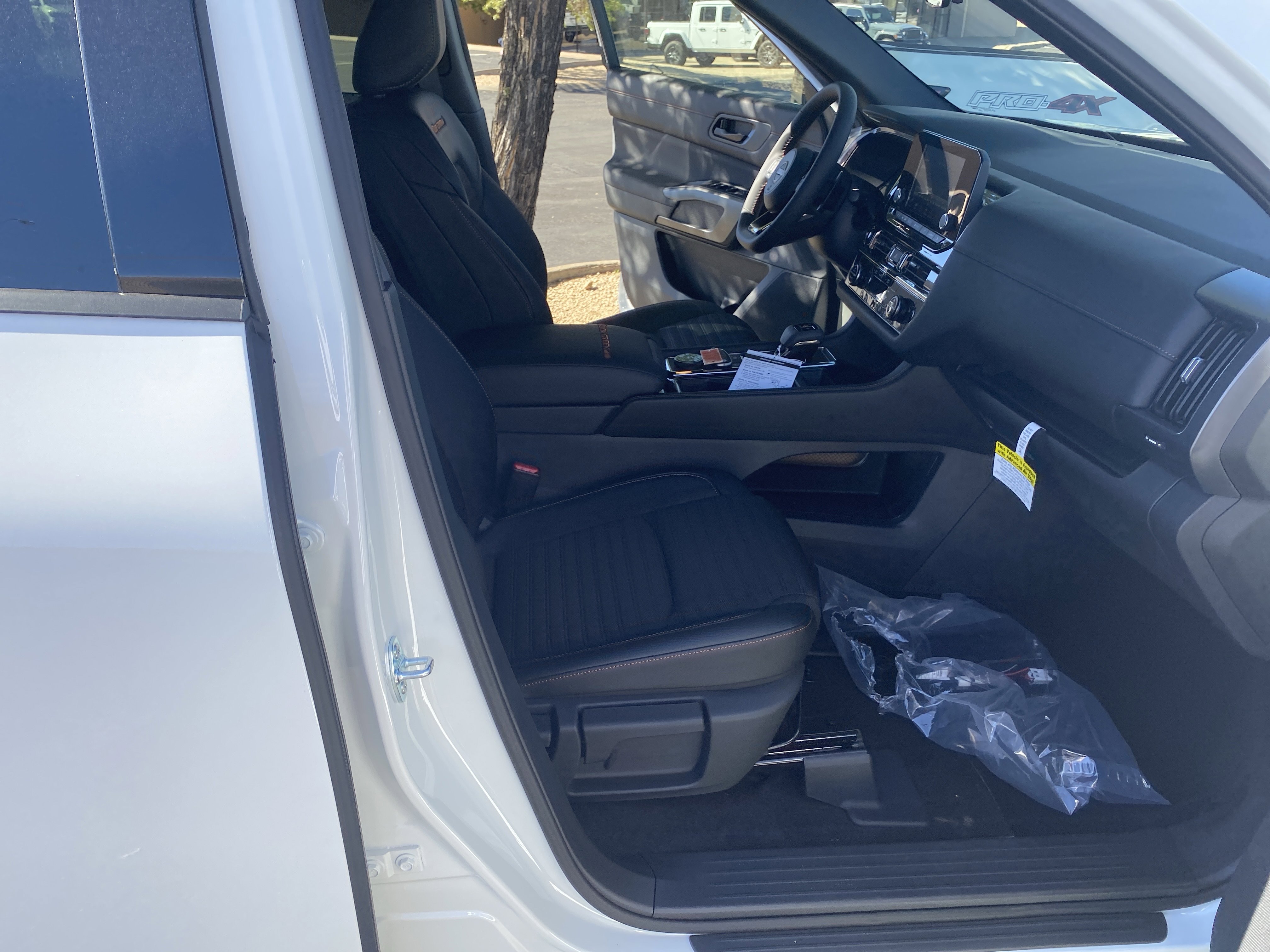 New 2025 Nissan Pathfinder Rock Creek image 22