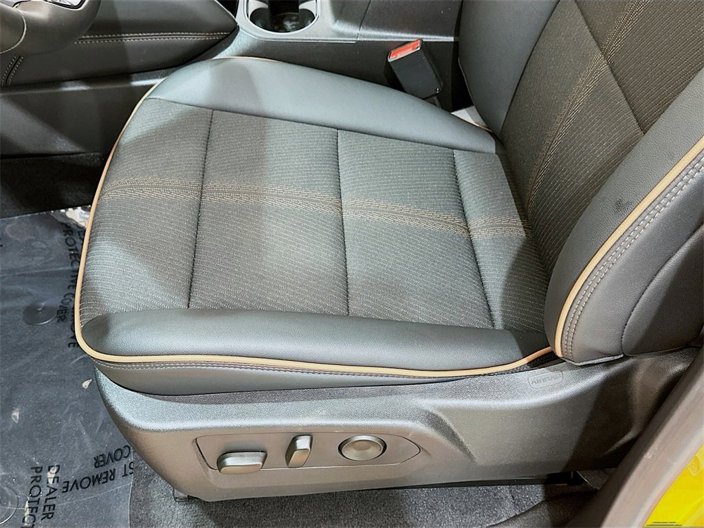 Used 2025 GMC Canyon AT4 image 20