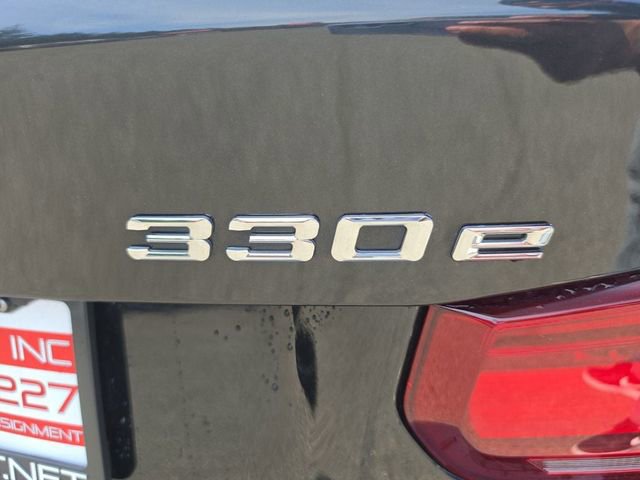 Used 2018 BMW 330e w/ Premium Package RWD image 26