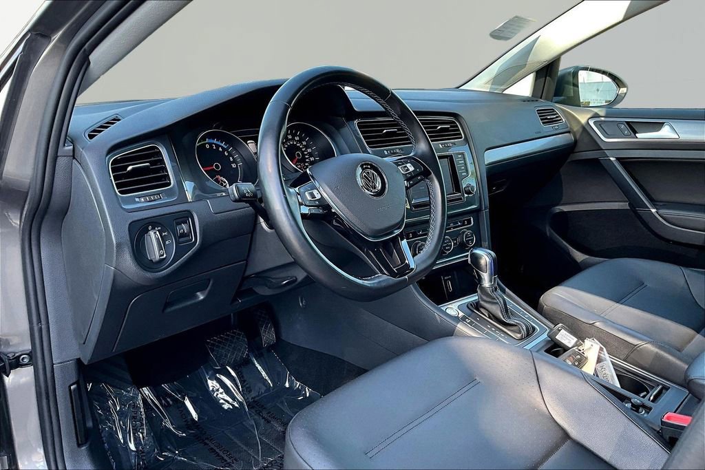 Used 2015 Volkswagen e-Golf SEL Premium FWD image 17