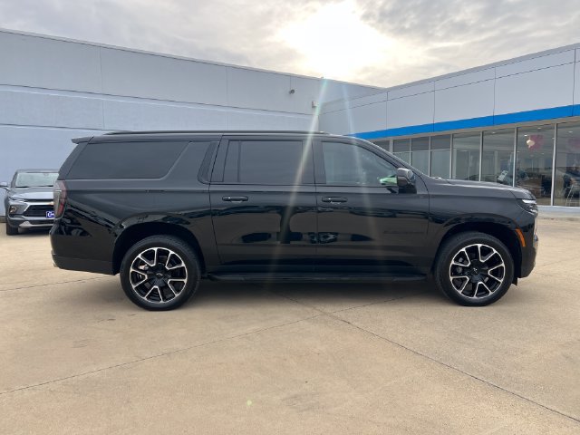 Certified 2025 Chevrolet Suburban RST w/ Comfort Package AWD/4WD image 6
