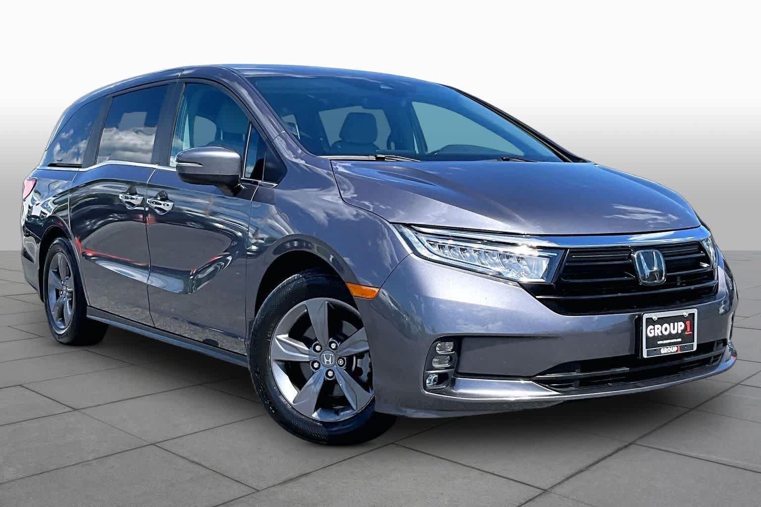 Used 2024 Honda Odyssey EX image 3