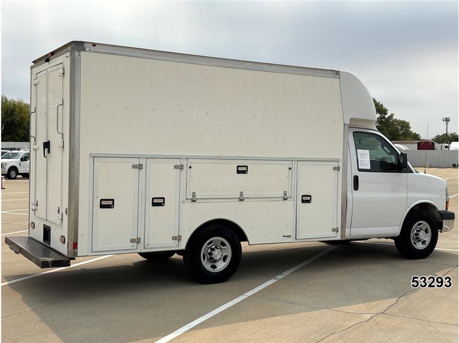 Used 2019 Chevrolet Express 3500 w/ Power Convenience Package RWD image 2