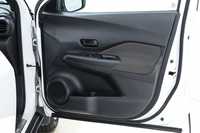 Used 2018 Nissan Kicks S FWD image 34