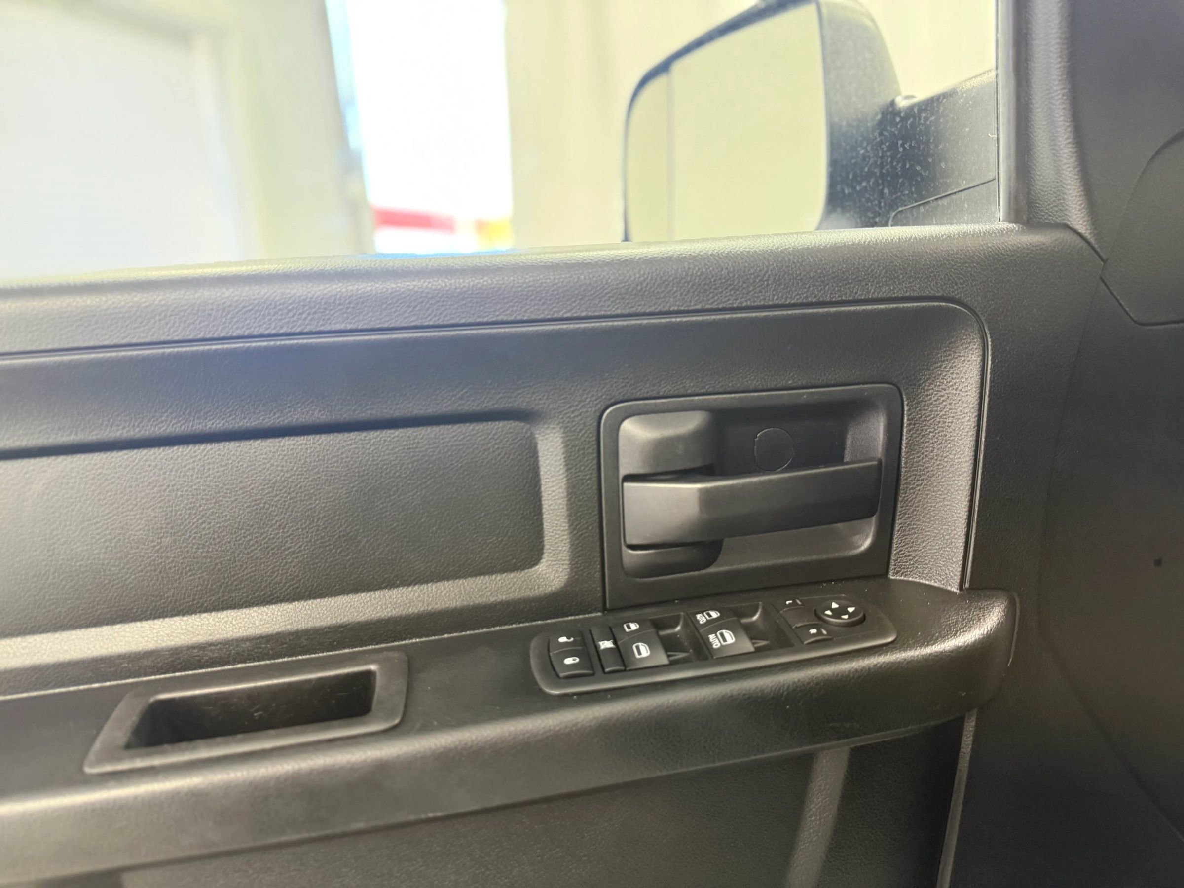 Used 2018 RAM 1500 SLT w/ Protection Group image 11