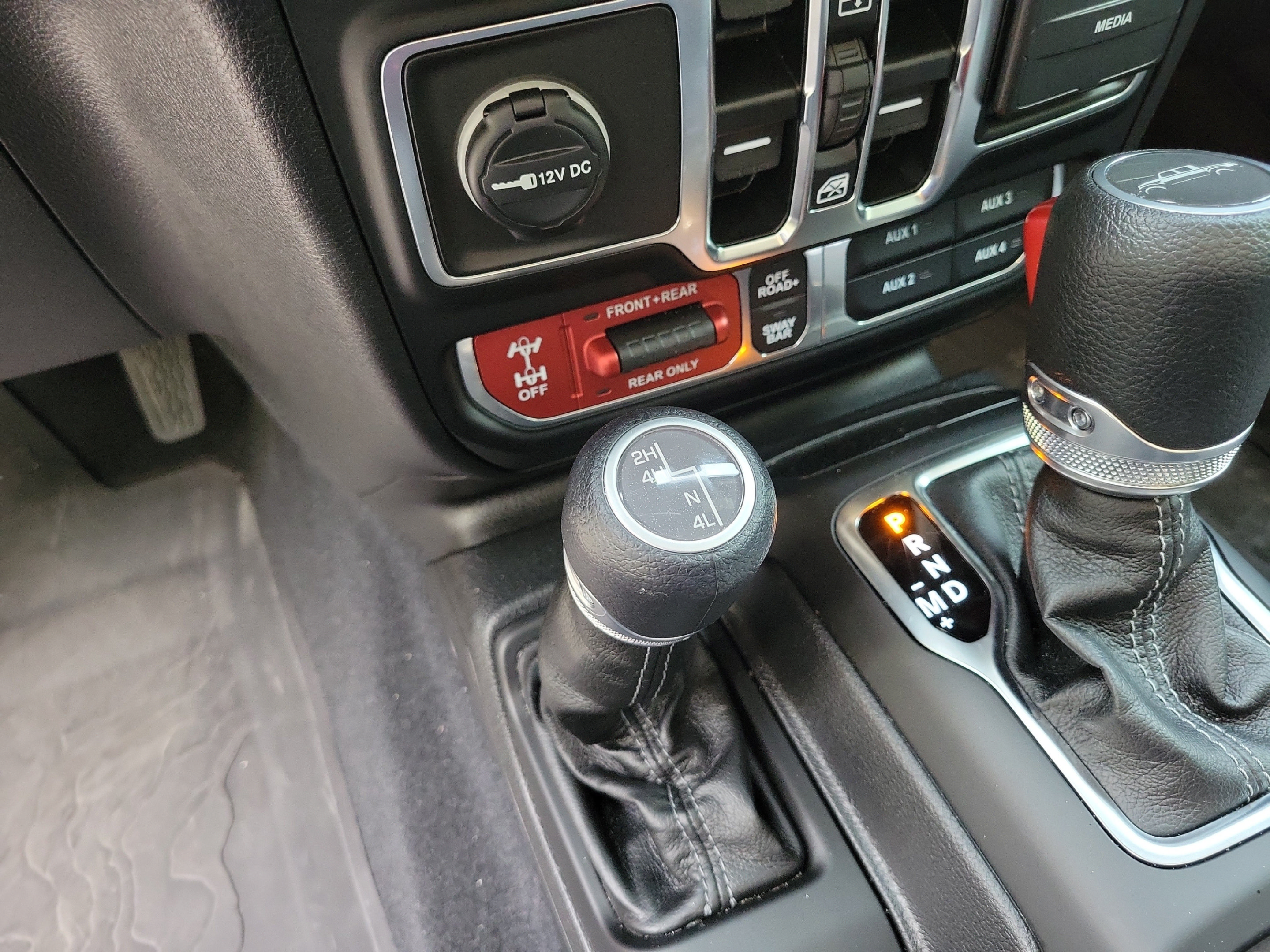 Certified 2025 Jeep Gladiator Rubicon w/ Safety Group AWD/4WD image 20