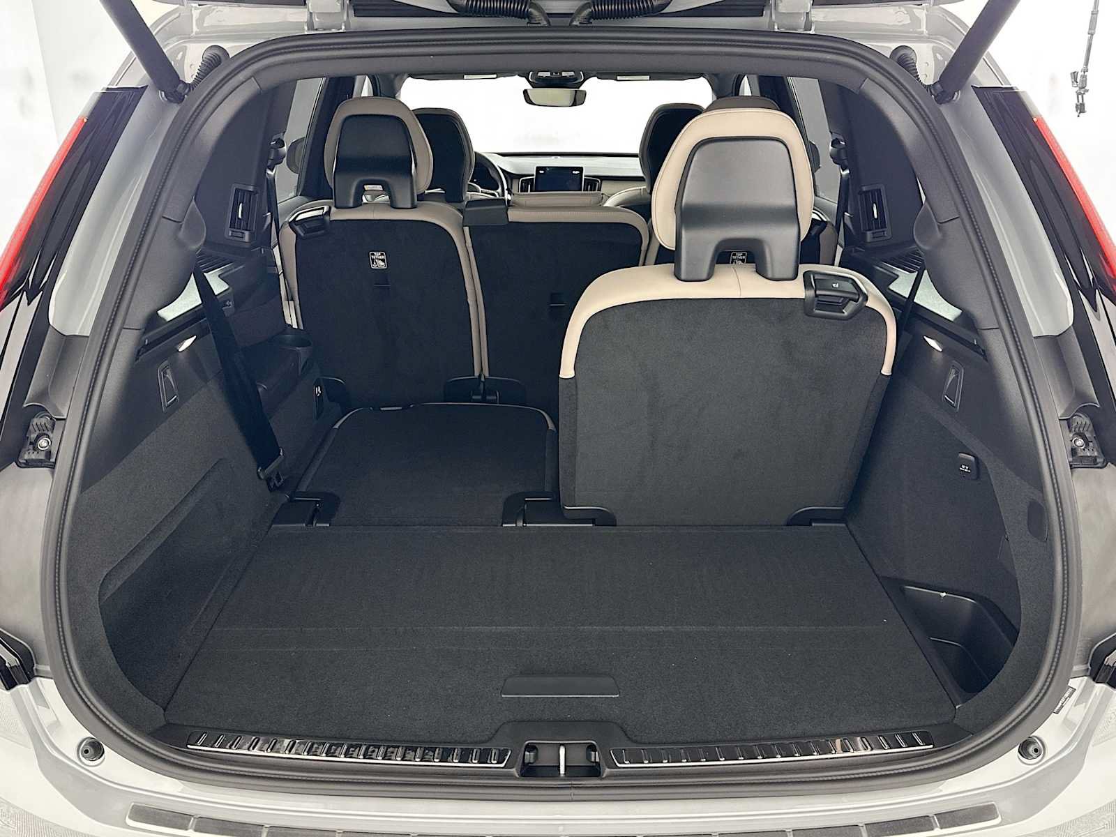 New 2026 Volvo XC90 T8 Plus w/ Protection Package AWD/4WD image 24