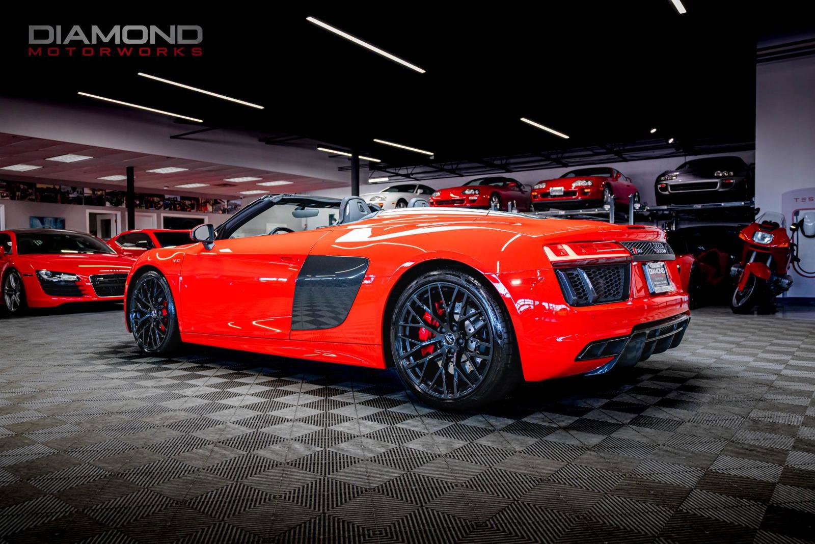 Used 2018 Audi R8 V10 w/ Carbon Exterior Package image 32