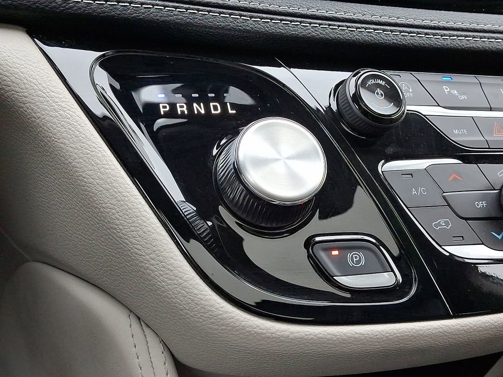 Used 2024 Chrysler Pacifica Limited FWD image 19