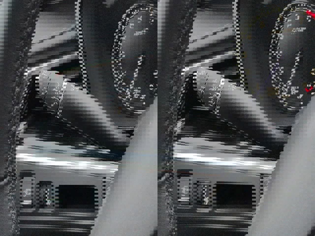 Used 2025 Cadillac XT6 Sport w/ LPO, Floor Liner Package image 28