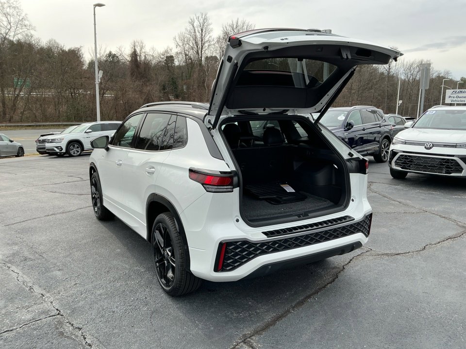 New 2026 Volkswagen Tiguan SE R-Line AWD/4WD image 13