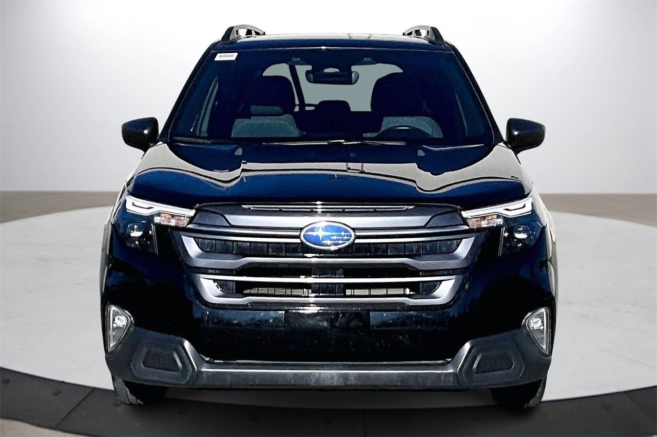 Used 2025 Subaru Forester Premium image 3