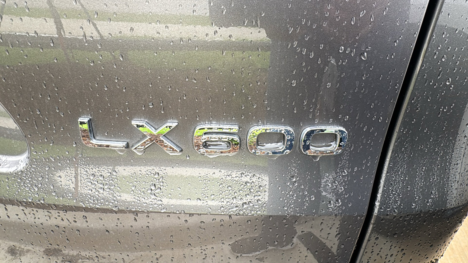 Used 2024 Lexus LX 600 4WD w/ Luxury Package image 16