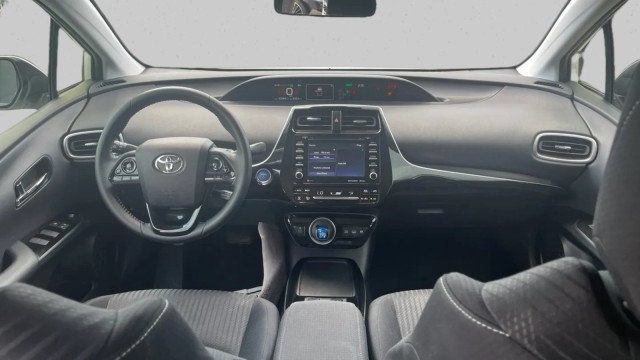 Used 2021 Toyota Prius Prime LE FWD image 13