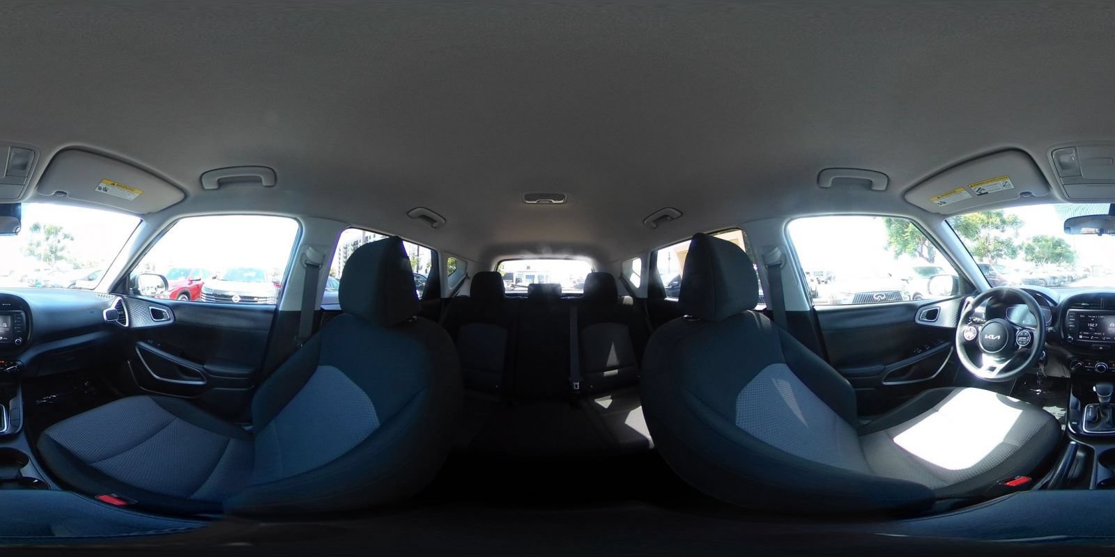 Used 2025 Kia Soul LX w/ LX Technology Package FWD image 41
