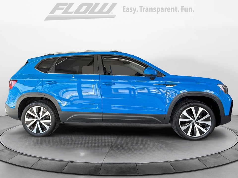 Certified 2022 Volkswagen Taos SE w/ Panoramic Sunroof Package image 10