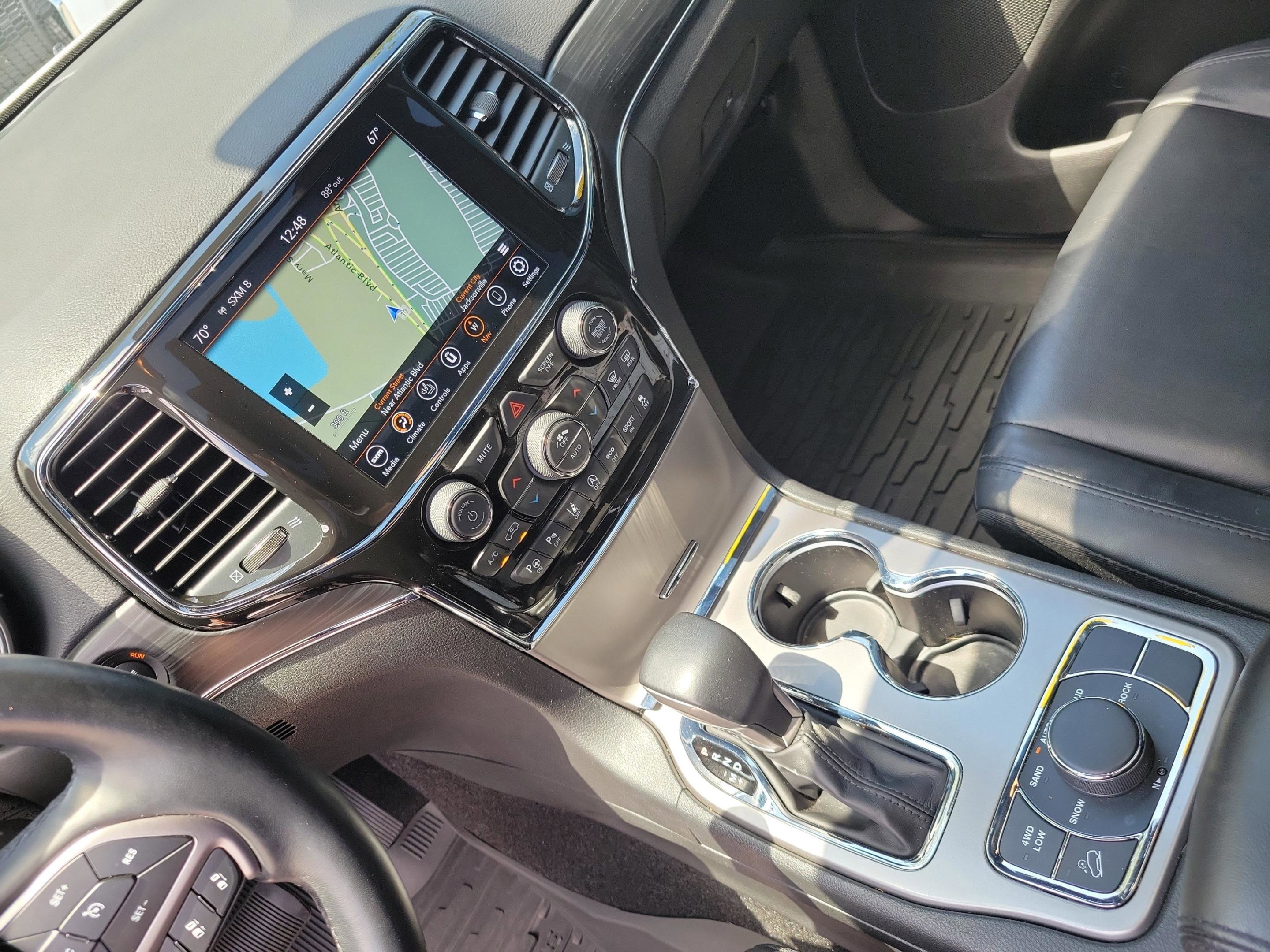 Used 2022 Jeep Grand Cherokee Limited w/ Trailer Tow Group IV image 32