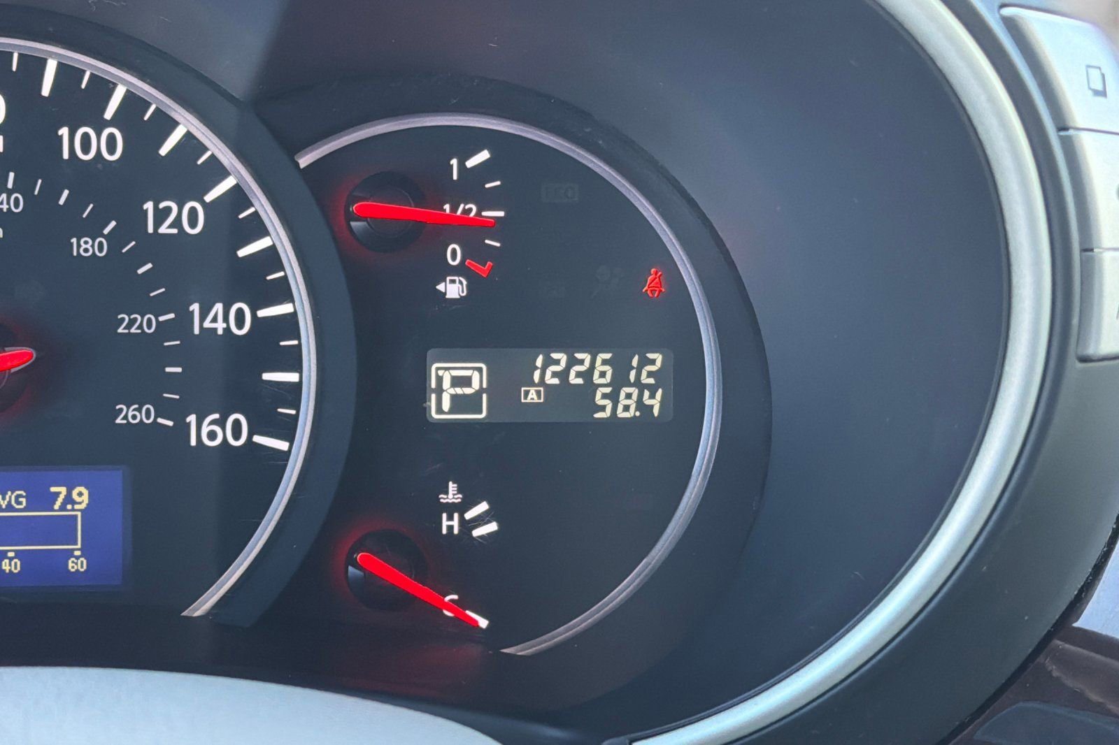 Used 2015 Nissan Quest SV image 27