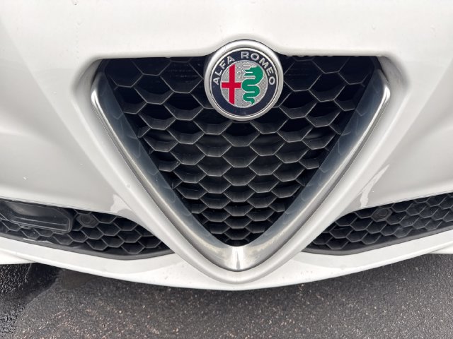Used 2017 Alfa Romeo Giulia Ti w/ TI Lusso Light Wood Package AWD/4WD image 32