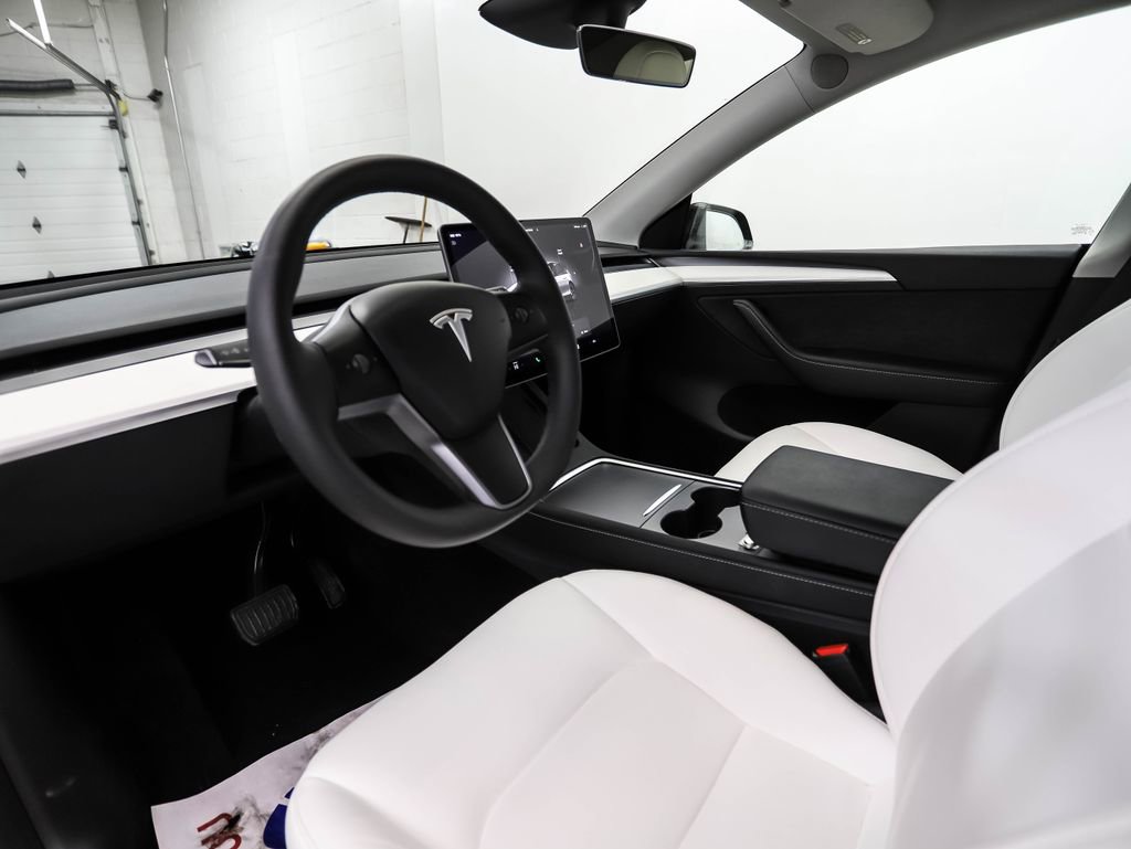 Used 2024 Tesla Model Y Long Range image 10