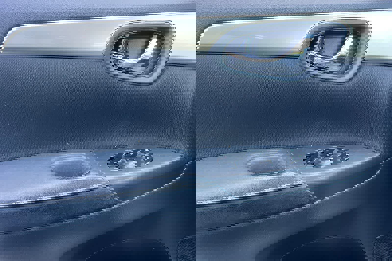 Used 2018 Nissan Sentra S image 15