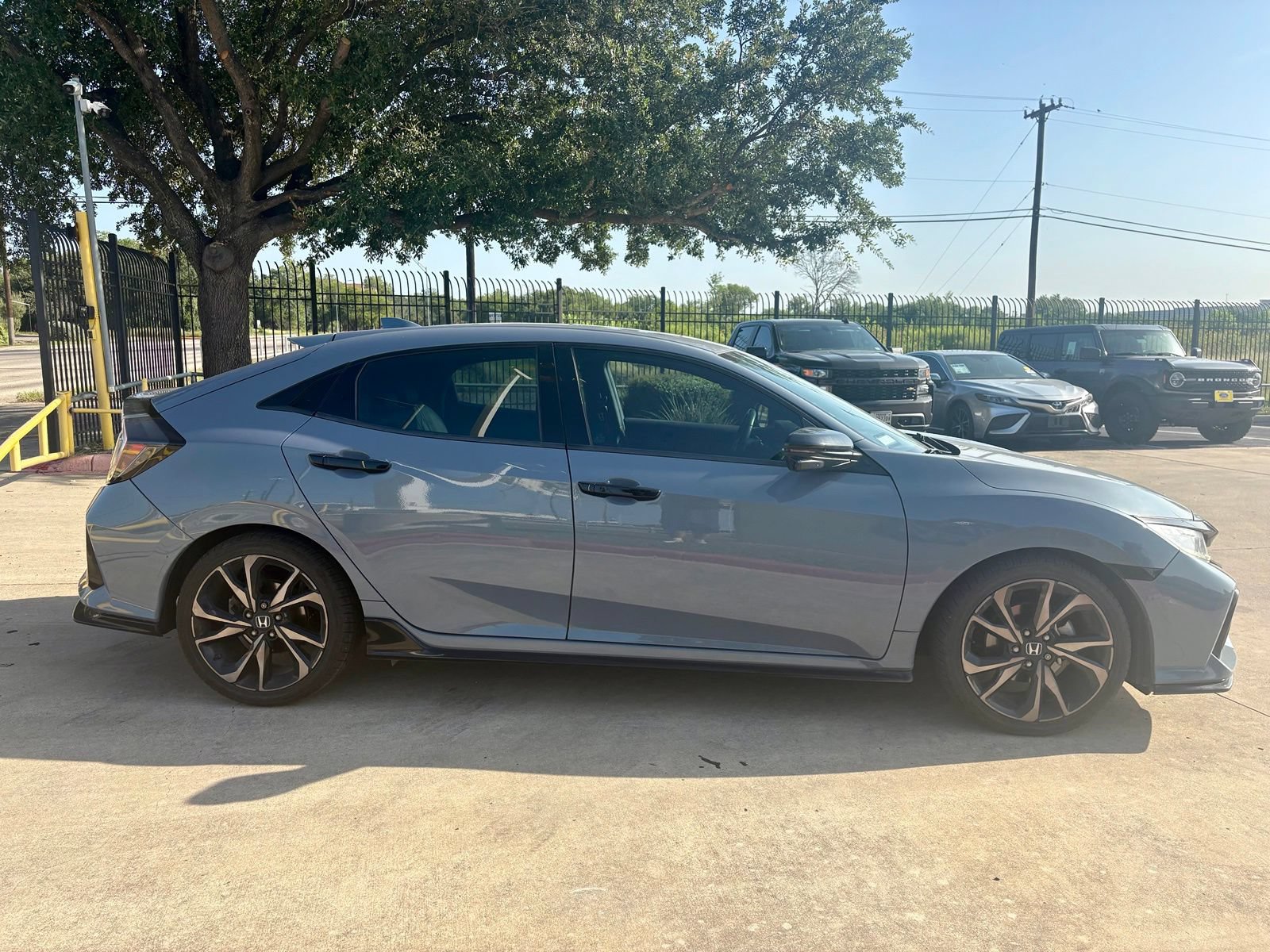 Used 2019 Honda Civic Sport Touring image 2