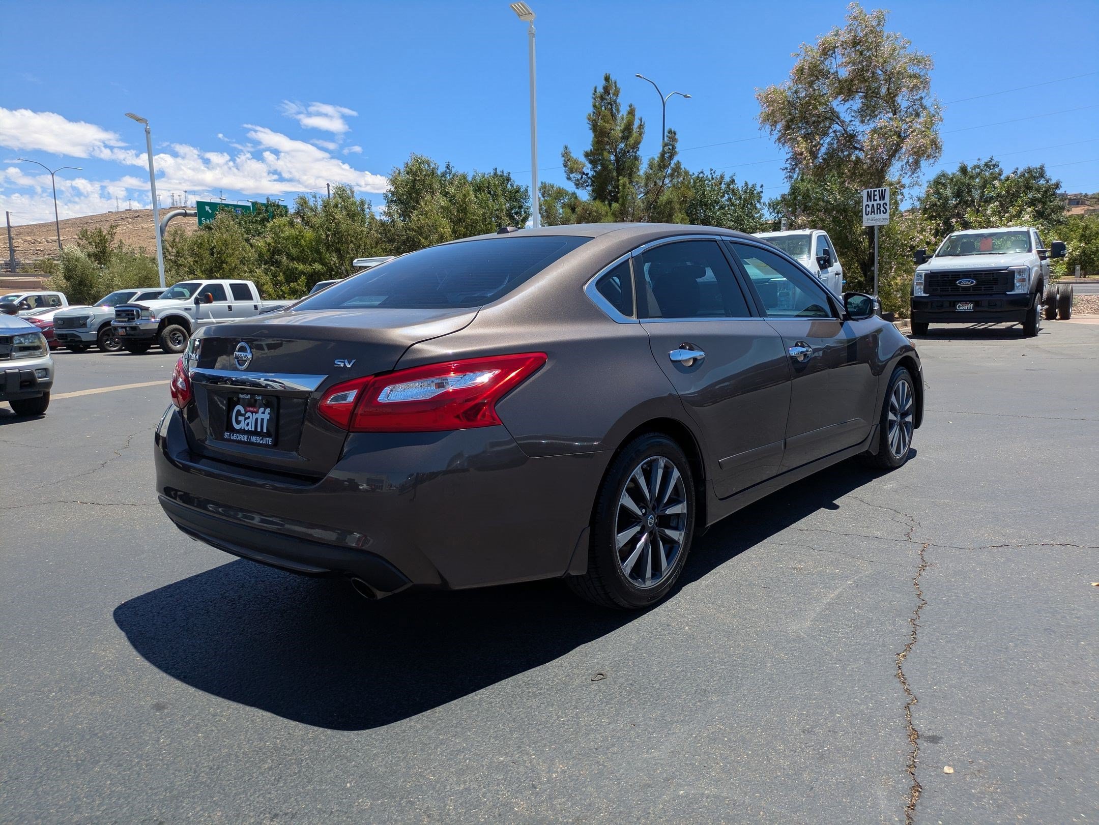 Used 2016 Nissan Altima 2.5 SV w/ Convenience Package FWD image 3