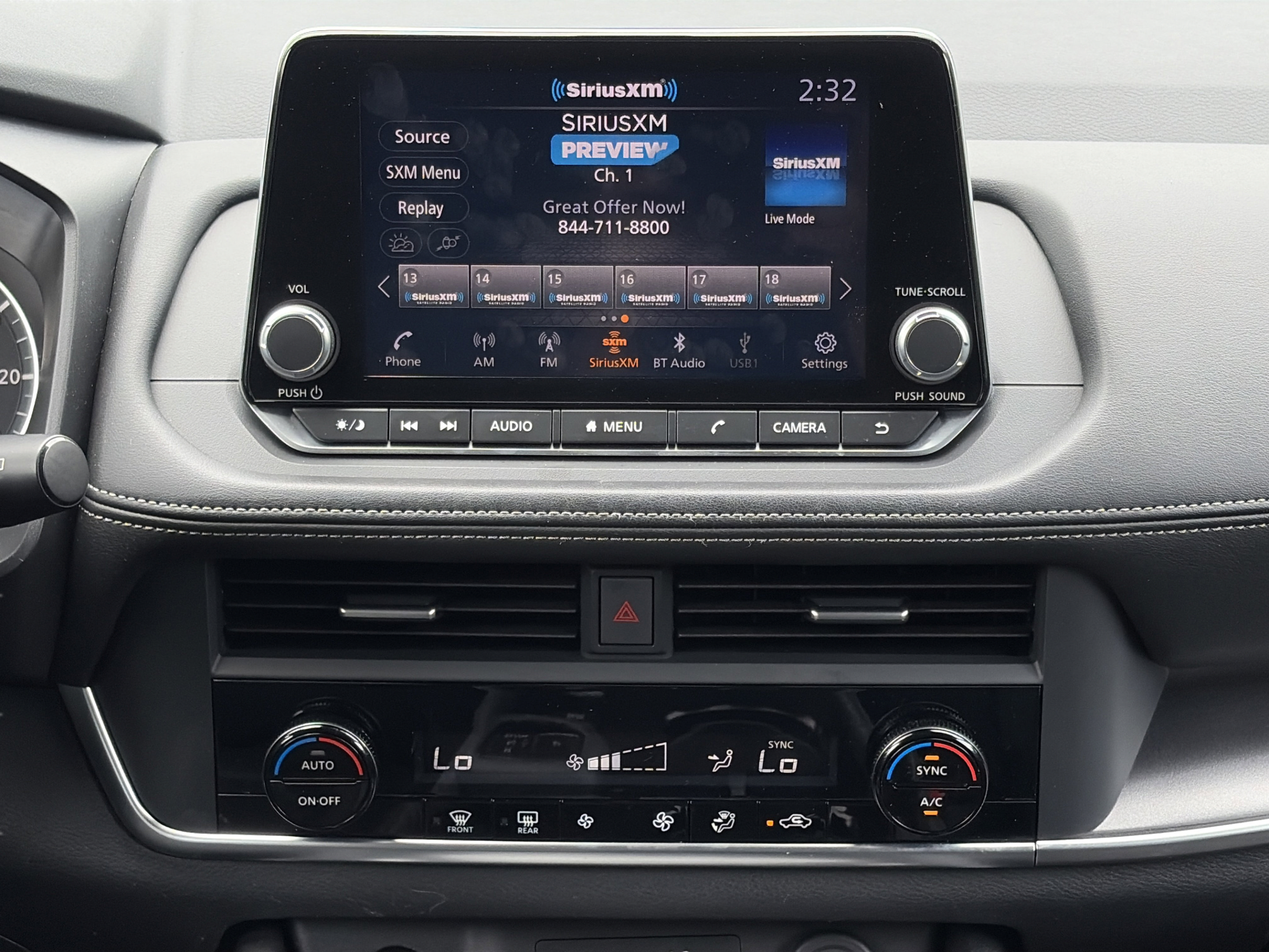 Used 2024 Nissan Rogue SV FWD image 11