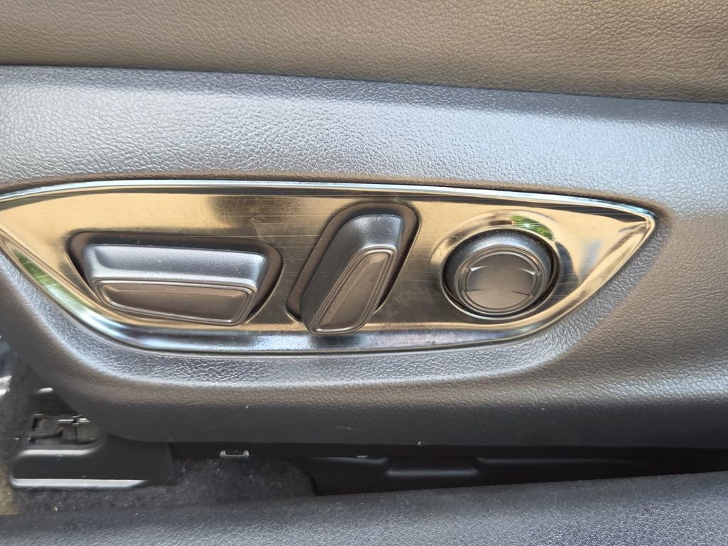 Used 2021 Toyota Camry XSE FWD image 12