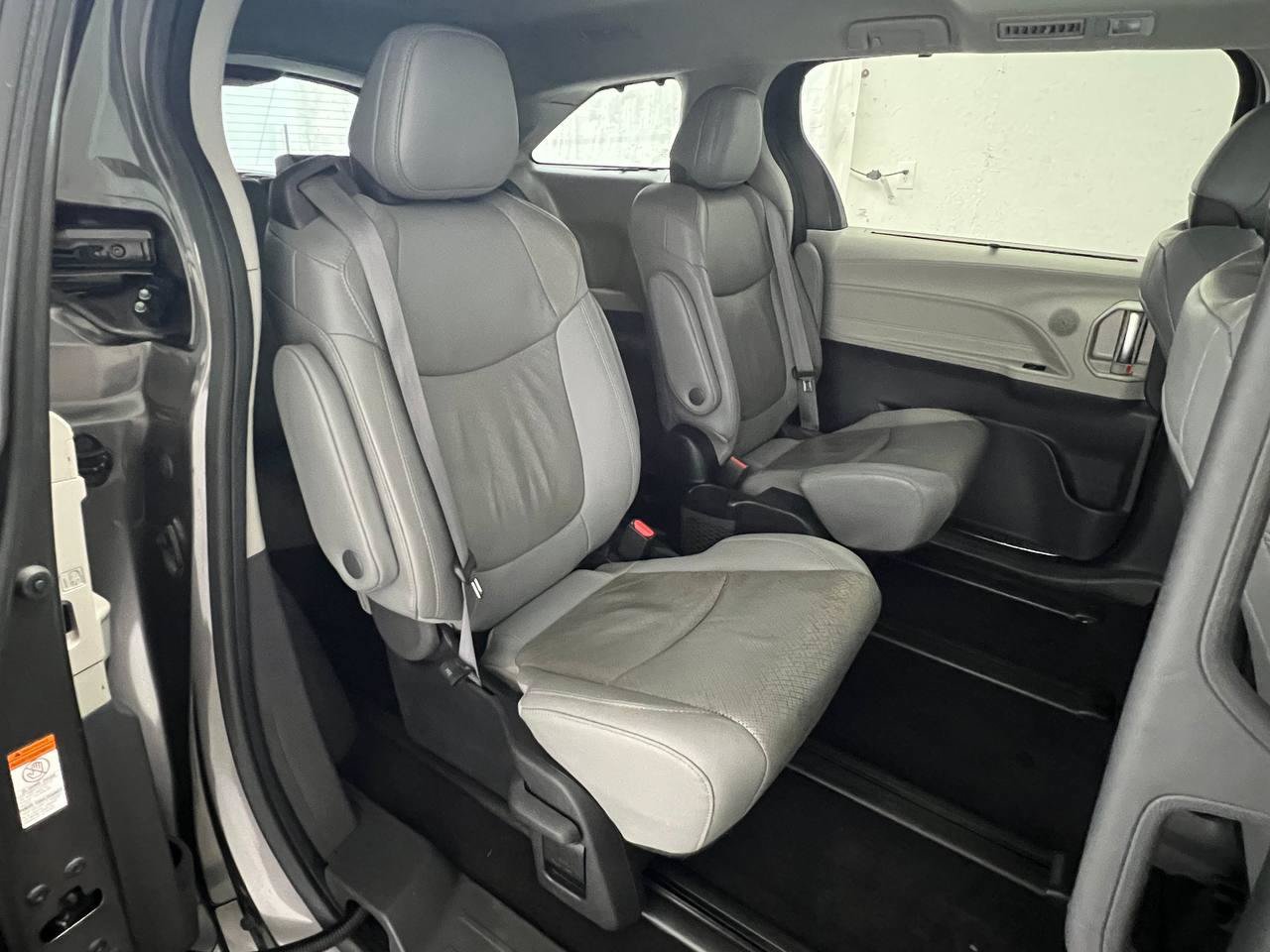 Used 2022 Toyota Sienna Limited AWD/4WD image 13